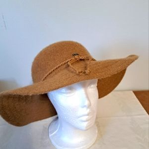 Callanan wool camel color brimmed hat.